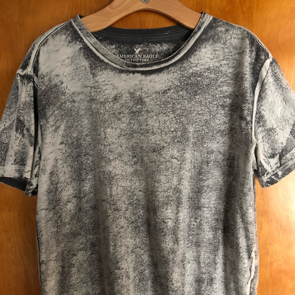 American Eagle Outfitters destroyed grey tee 🦅